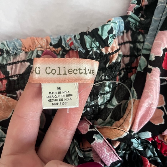 CUTE FLORAL TOP - Picture 3 of 3